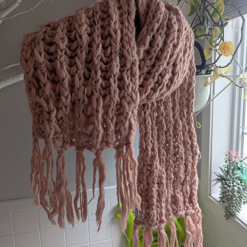 50"x10" Merona dusty rose chunky knit tassel scarf